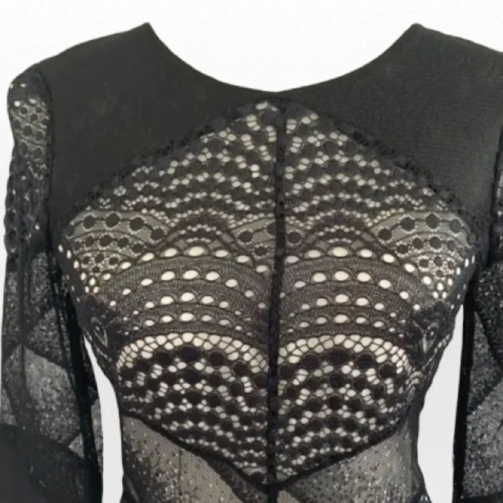 Sandro
Black White Lace Overlay Cocktail Dress
Size: US 4 (S) Length: Sh… - Picture 7 of 9